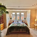 Four Individual Beautiful Spacious Rooms In Stylish Apartment